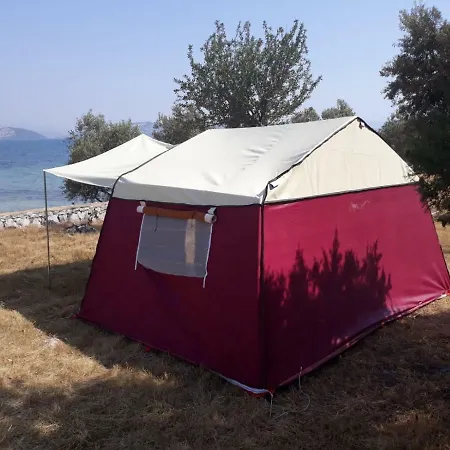 Iasos Kamp Cadir Karavan Alani * Kiyikislacik